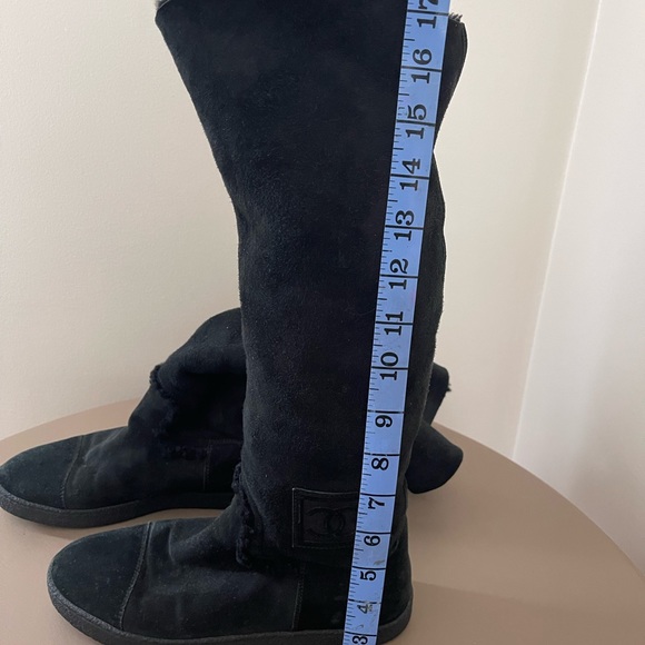 Chanel suede boots, size 8, warm, very comfy - Picture 3 of 7